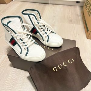 GUCCI Ladies Hi-Top Sneakers (36)